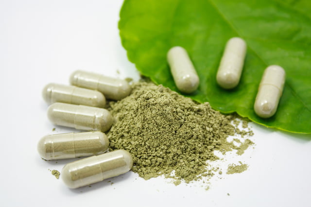 Pampalakas-na-Bitamina-Enerhiya-mula-sa-Panax-Ginseng-at-Saluyot